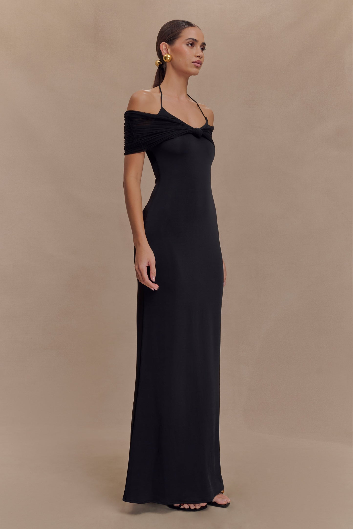 Bernadina Mesh Ve Slinky Halter Uzun Elbise - Siyah