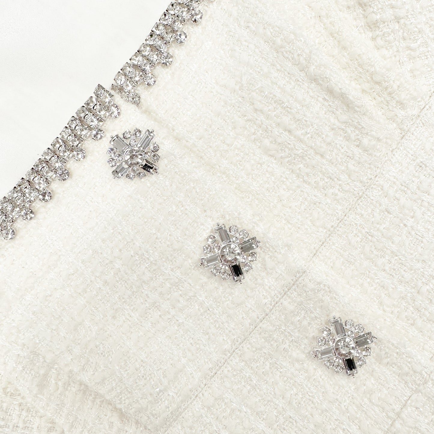 Krem Buklet Diamante Detaylı Midi Elbise
